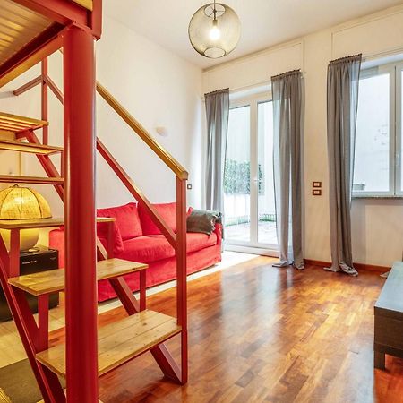 One Bedroom Apartment With Terrace Near Duomo Mailand Exterior foto