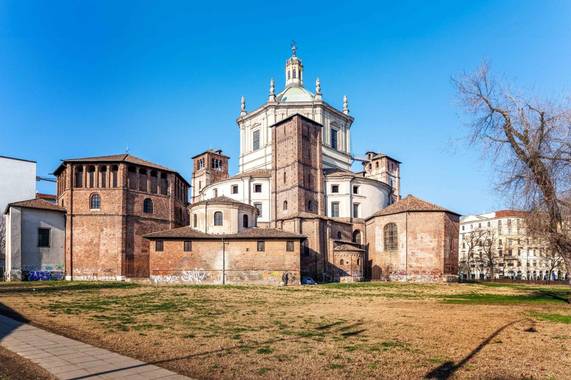 One Bedroom Apartment With Terrace Near Duomo Mailand Exterior foto